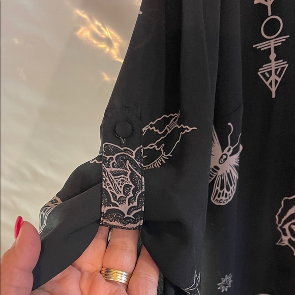 torrid Black Lace-Up V-Neck Celestial Print Blouse - Picture 5 of 10